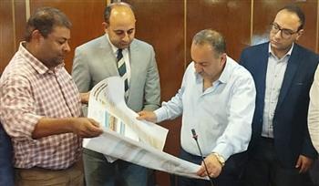   محافظ أسيوط يبحث مقترح تطوير كورنيش النيل وتحويله إلى ممشى "أهل مصر"