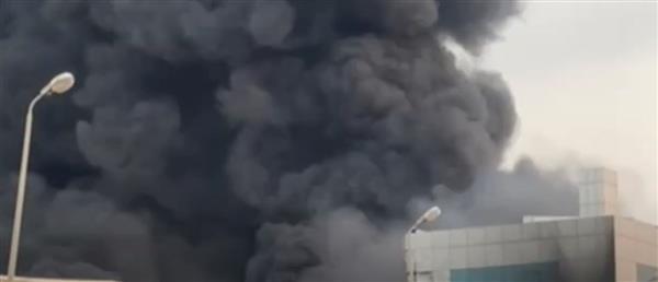 حريق هائل فى مصنع كيماويات بمدينة بدر| شاهد