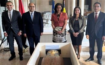   السفارة المصرية في بلجيكا تنجح في استرداد قطعتين أثريتين مصريتين