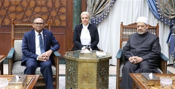   شيخ الأزهر يستقبل سفير كمبوديا ويناقشان تعزيز التَّعاون العلمي والدَّعوي 