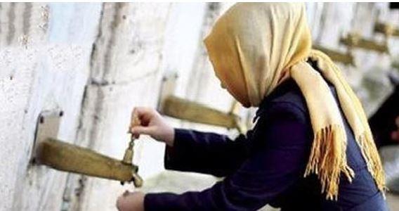 هل يجوز المسح على الحجاب أثناء الوضوء؟.. أمينة الفتوى توضح