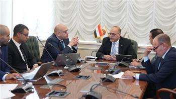   ​وزير العمل يلتقي وفدًا من شركة يزاكي مصر للأنظمة الكهربائية