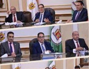 رئيس جامعة القاهرة يعقد اجتماعات نوعية بشأن ترتيبات المؤتمر الدولي للذكاء الاصطناعى