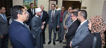   وزير الأوقاف يعقد اجتماعًا مع هيئة الأوقاف 