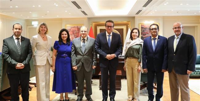 وزير الصحة يستقبل وفد «الصحة العالمية» للاستعداد لتجديد الاعتماد الدولي لهيئة الدواء المصرية