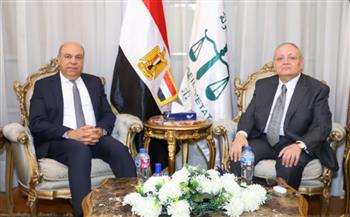  رئيس مجلس الدولة يستقبل وزير الطيران المدني لتقديم التهنئة له