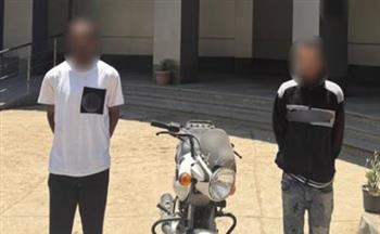   بعد تحذيرات من استخدامها في السرقة.. ملابسات فيديو موتسيكل "كيس البلاستيك"