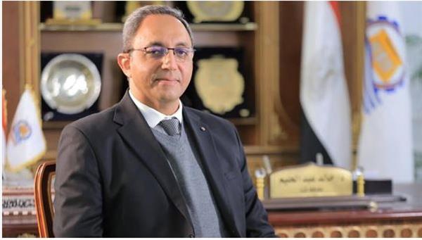 محافظ قنا يبحث الموقف التنفيذي لمشروعات برنامج التنمية المحلية بصعيد مصر