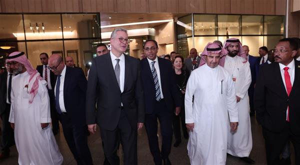 وزير البترول يقود جولة لكبار الضيوف في المتحف المصري الكبير