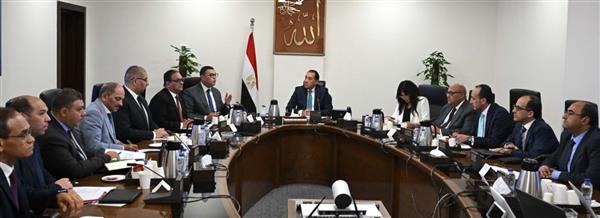 مدبولي يتابع موقف تسليم الوحدات السكنية للموظفين المنتقلين للعمل بالعاصمة الإدارية