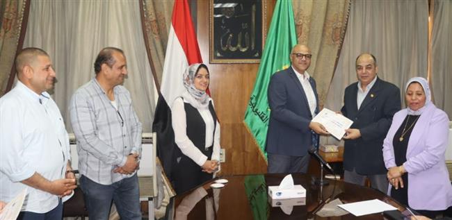 محافظ القليوبية يكرم المشرفين ومديري "التضامن " لجهودهم في تنظيم موسم الحج 