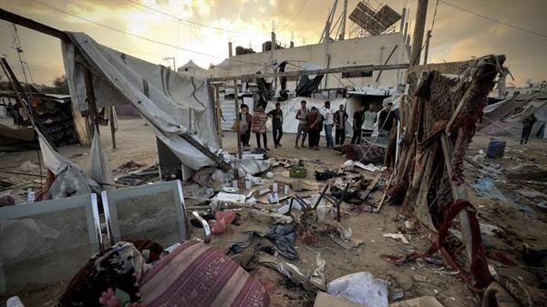 إعلام فلسطيني: شهداء ومصابون بقصف الاحتلال خيمة نازحين داخل مدرسة في مخيم البريج وسط قطاع غزة