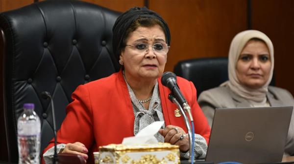 نائب وزير الصحة تبحث إجراءات تنفيذية لتقليل معدلات الولادات القيصرية بالمنيا