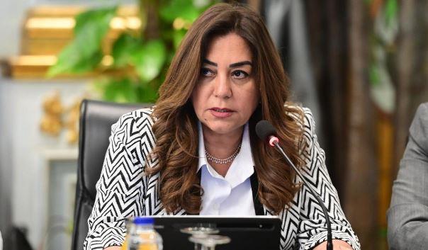 وزيرة التنمية المحلية توجه المحافظين بالتوسع فى تنفيذ أسواق اليوم الواحد