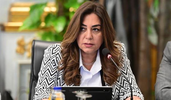 وزيرة التنمية المحلية توجه المحافظين بالتوسع فى تنفيذ أسواق اليوم الواحد