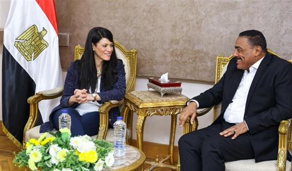 وزيرة التخطيط تناقش مع محافظ مطروح الموقف التنفيذي لمشروعات الخطة الاستثمارية بالمحافظة