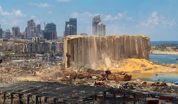 رئيس لبنان: ستتم محاسبة كل من تسبب في مأساة مرفأ بيروت