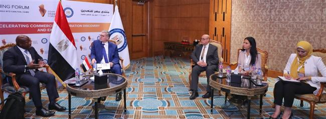 مباحثات مشتركة بين وزير البترول ووزير المناجم بدولة غينيا الاستوائية 