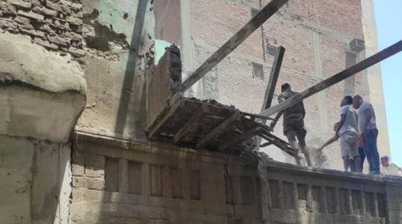 انهيار عقار مكون من 4 طوابق فى مصر القديمة