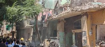   انتشال الطفل الثالث من أسفل أنقاض عقار مصر القديمة