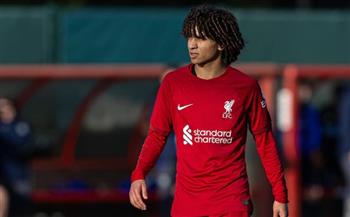   نجم مصري جديد يوقع عقدًا مع ليفربول