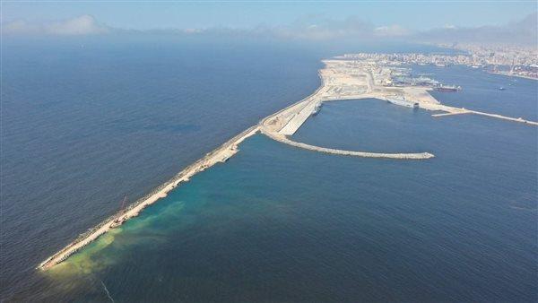 النقل: تنفيذ 6 حواجز أمواج بميناء الإسكندرية الكبير بطول 8.4 كيلومتر