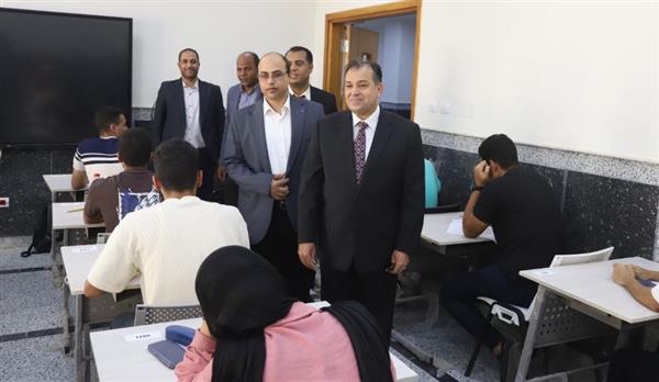 عقد امتحان رياضيات2 التكميلي لطلاب شعبة العلمي ببرنامج الحاسبات بجنوب الوادي الأهلية