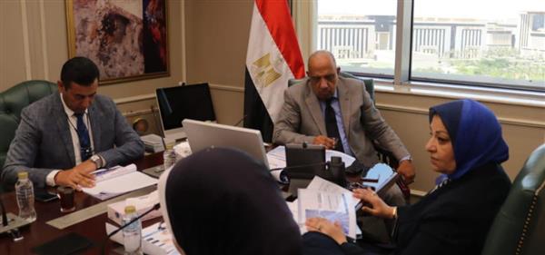 وزير الكهرباء يتابع مستجدات أعمال توفير التغذية الكهربائية لمشروعات الدلتا
