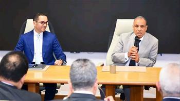   وزير الخارجية والهجرة يستقبل وزير الاستثمار والتجارة الخارجية