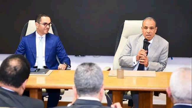 وزير الخارجية والهجرة يستقبل وزير الاستثمار والتجارة الخارجية