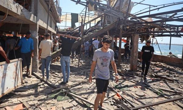 ارتقاء 17 شهيدا في قصف مبنى يؤوي نازحين بحي الزيتون جنوب مدينة غزة