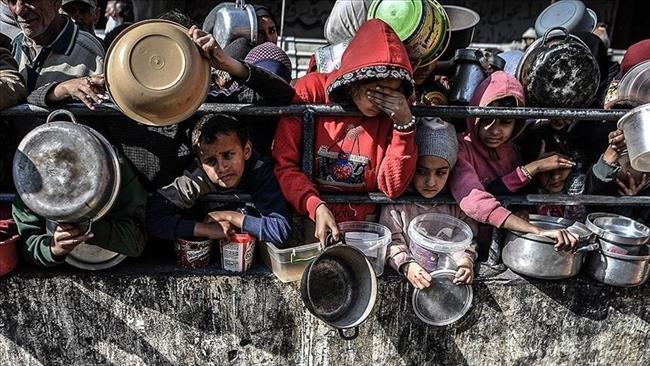 الأونروا: لدينا مساعدات غذائية تكفي قطاع غزة 3 شهور بانتظار الدخول