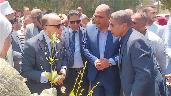 محافظ كفر الشيخ يطلق حملة لزراعة 1000 شجرة مثمرة بقرية سنهور المدينة