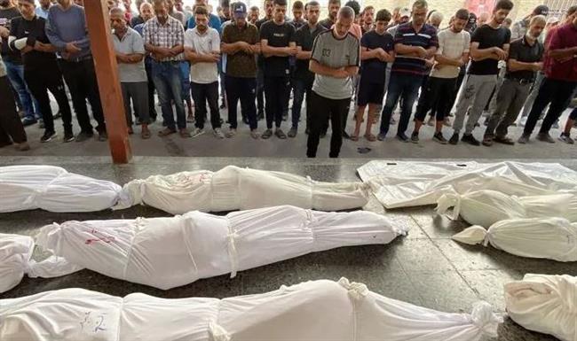 استشهاد 12 فلسطينيا جراء استهداف الاحتلال منتظري المساعدات بمناطق متفرقة من قطاع غزة