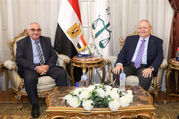 رئيس مجلس الدولة يستقبل رئيس هيئة قضايا الدولة لتقديم التهنئة لسيادته