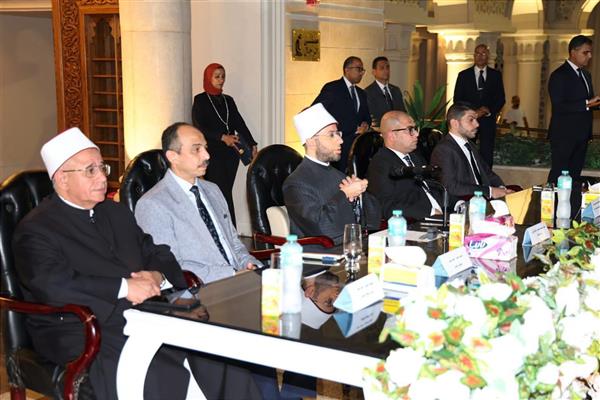 في رحاب العلي العظيم.. الأوقاف تقيم حفلاً لتوزيع جهاز 300 عروس من كريمات موظفيها