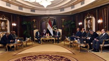   وزير الداخلية يبحث التعاون المشترك مع وزير داخلية جزر القمر
