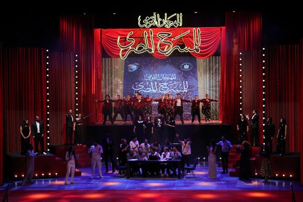 وزير الثقافة يُكرم عددًا من رواد الحركة المسرحية خلال فعاليات "المهرجان القومي للمسرح المصري"