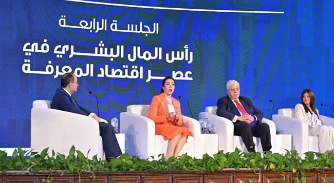 وزير التعليم العالي يشهد الجلسة الرابعة لملتقى شباب المعرفة بجامعة القاهرة