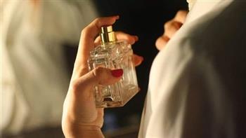   حكم وضع المرأة للعطر خارج المنزل
