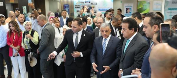 وزير الصحة يتابع أعمال تجهيز المخزن الاستراتيجي لفرع هيئة الرعاية الصحية بالإسماعيلية