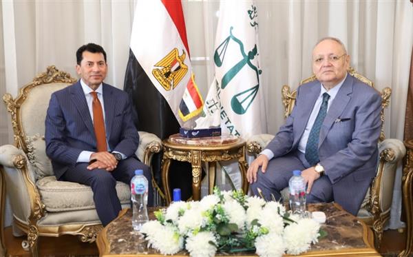 رئيس مجلس الدولة يستقبل وزير الشباب والرياضة لتقديم التهنئة له