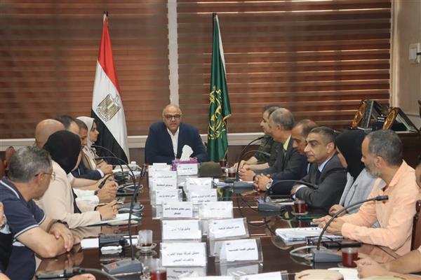 محافظ القليوبية يناقش إنشاء كوبري عبودة بشبين القناطر على ترعة الشرقاوية