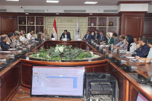 نائب  محافظ بني سويف يناقش مستجدات الموقف التنفيذي لمشروعات المبادرة الرئاسية بقرى "ببا وناصر"