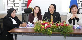 المستشارة أمل عمار والدكتورة جاكلين عازر تتفقدان مجمع خدمات المواطنين بزاوية صقر بالبحيرة
