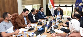   رئيس هيئة الدواء المصرية يعقد اجتماعاً مع وفد شركة سبيماكو الدوائية