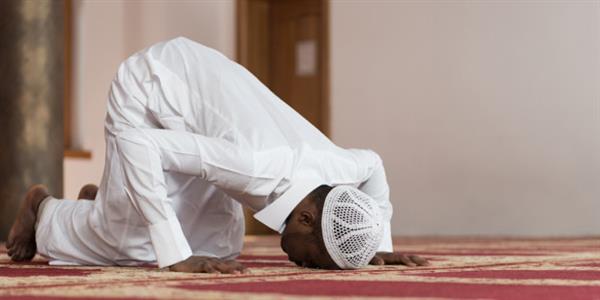 هل السرحان في الصلاة ينقص ثوابها؟