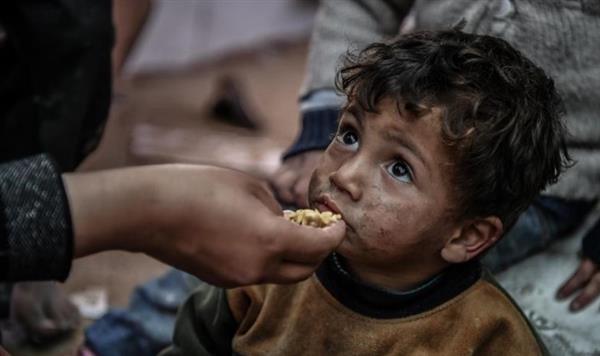 المتحدث باسم اليونيسف: أطفال غزة يموتون جوعًا والعالم يكتفي بالمشاهدة