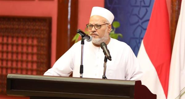 رئيس جامعة الأزهر الأسبق: الإمام الأكبر  يتعامل مع الوافدين كأبناءٍ وأماناتٍ في عنقه