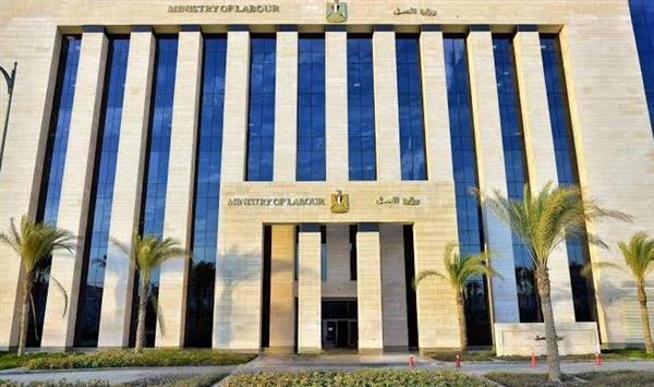وزير العمل يعلن توفير 37 فرصة عمل في شركات أردنية .. ورابط للتقديم من اليوم
